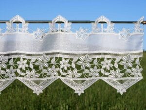 Plauener Spitze Kurzgardine kleine Blüten 28 cm