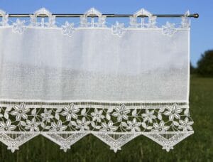 Plauener Spitze Kurzgardine kleine Blüten 44 cm