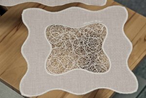 Modernes Plauener Spitze Deckchen Kati 25x25 cm