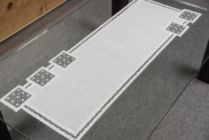 Moderner Plauener Spitze Tischläufer