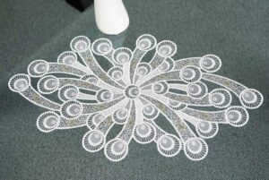 moderne plauener spitze spitzendeckchen pfaunauge 30x50 cm oval vollspitze