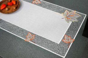 plauener spitze herbstzeit tischläufer 40x97 cm – elegante tischdekoration mit herbstlichen ahornblättern detailbild